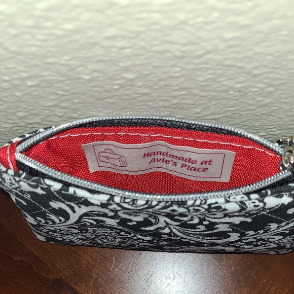 Handmade Black and White Floral Cosmetic Bag Set - Picture 4 of 6